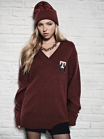 TH TH MONOGRAM BRUSHED SWEATER Deep Rouge